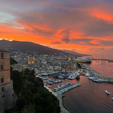 Casa Mare Bel Appartement, Vue Mer Et Vieux Port Citadelle Bastia Bastia  Exterior photo